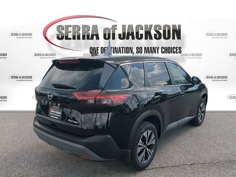 Used 2023 Nissan Rogue SV AWD/4WD image 9