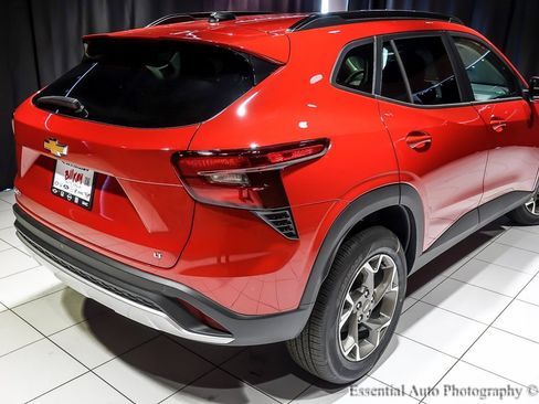 New 2026 Chevrolet Trax LT w/ Driver Confidence Package image 8