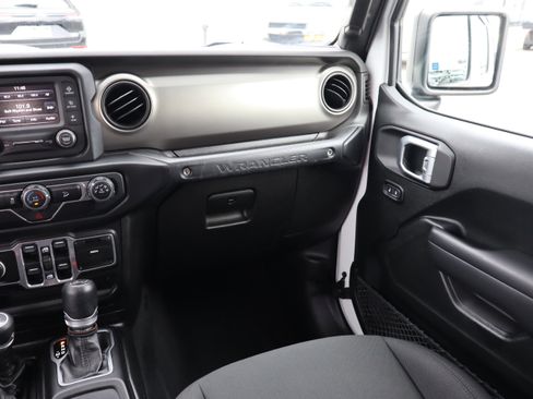 Used 2018 Jeep Wrangler Unlimited Sport S image 16