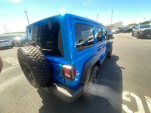 Used 2022 Jeep Wrangler Unlimited Sport AWD/4WD image 3