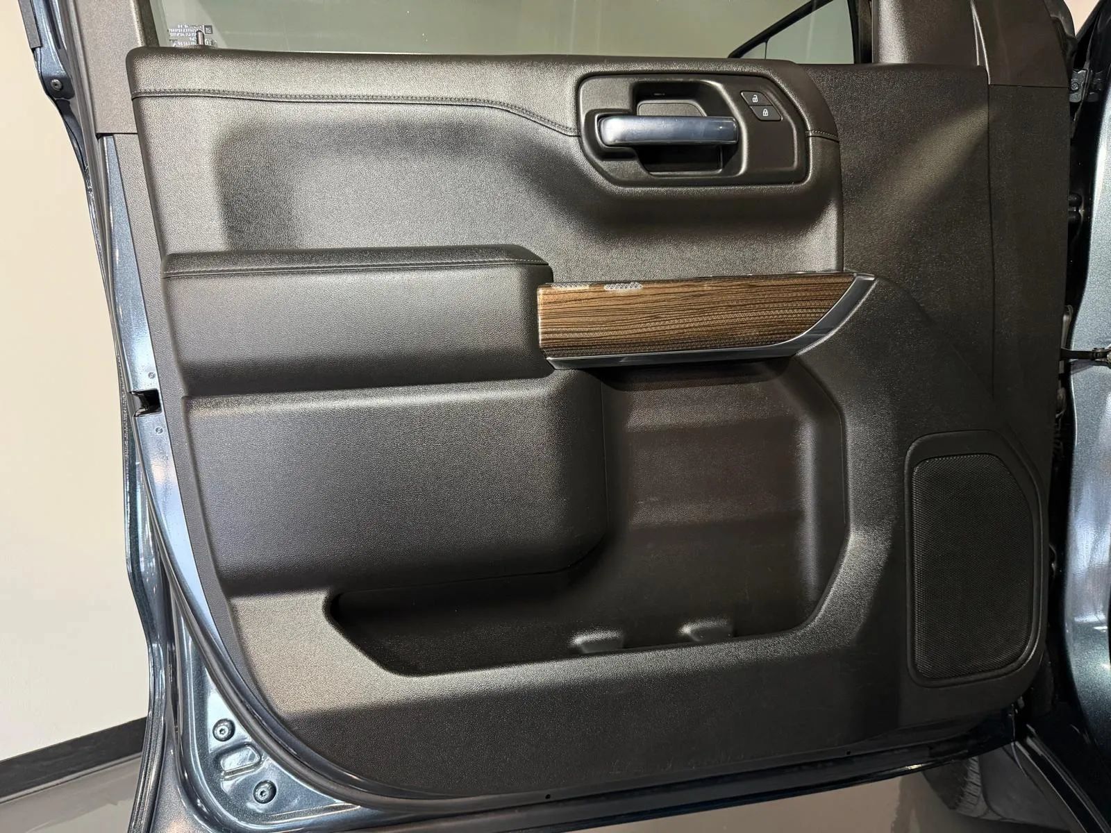 Used 2019 Chevrolet Silverado 1500 RST w/ All-Star Edition RWD image 31