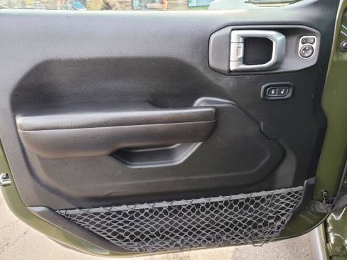 Used 2021 Jeep Wrangler Unlimited Rubicon w/ Cold Weather Group image 18