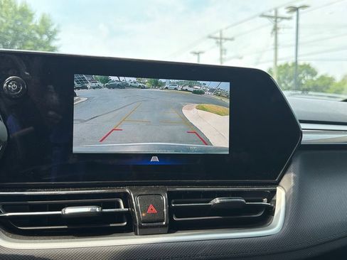 Used 2025 Chevrolet TrailBlazer LT FWD image 18