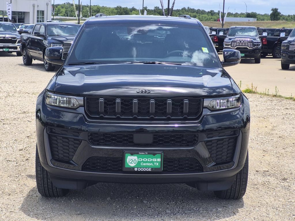 New 2026 Jeep Grand Cherokee L 2WD image 3