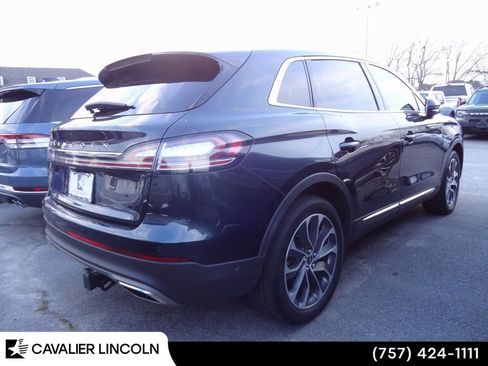 Used 2022 Lincoln Nautilus Reserve w/ Equipment Group 201A image 5