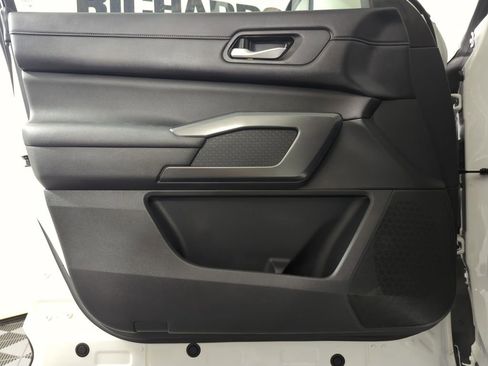 Used 2024 Nissan Pathfinder SL w/ Cargo Package FWD image 8