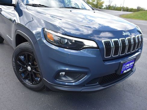 Used 2019 Jeep Cherokee Latitude Plus w/ Comfort/Convenience Group AWD/4WD image 2