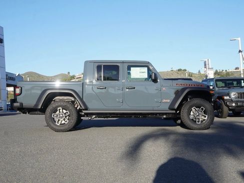 New 2026 Jeep Gladiator Mojave image 3