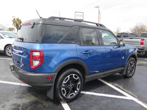 Used 2024 Ford Bronco Sport Outer Banks w/ Tech Package image 3