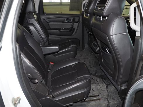 Used 2017 Chevrolet Traverse LT image 15