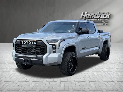 Used 2026 Toyota Tundra SR5 w/ SR5 Premium Package RWD image 5