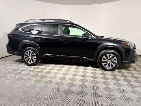 Used 2023 Subaru Outback Premium AWD/4WD image 8