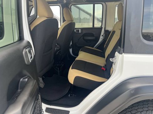 Used 2018 Jeep Wrangler Unlimited Sport S AWD/4WD image 21