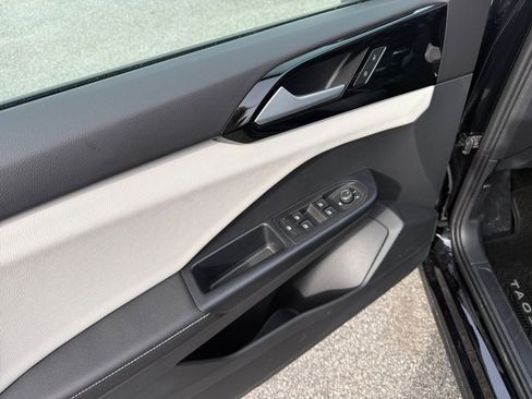 New 2026 Volkswagen Taos S image 32