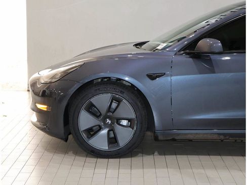 Used 2023 Tesla Model 3 Standard Range RWD image 4