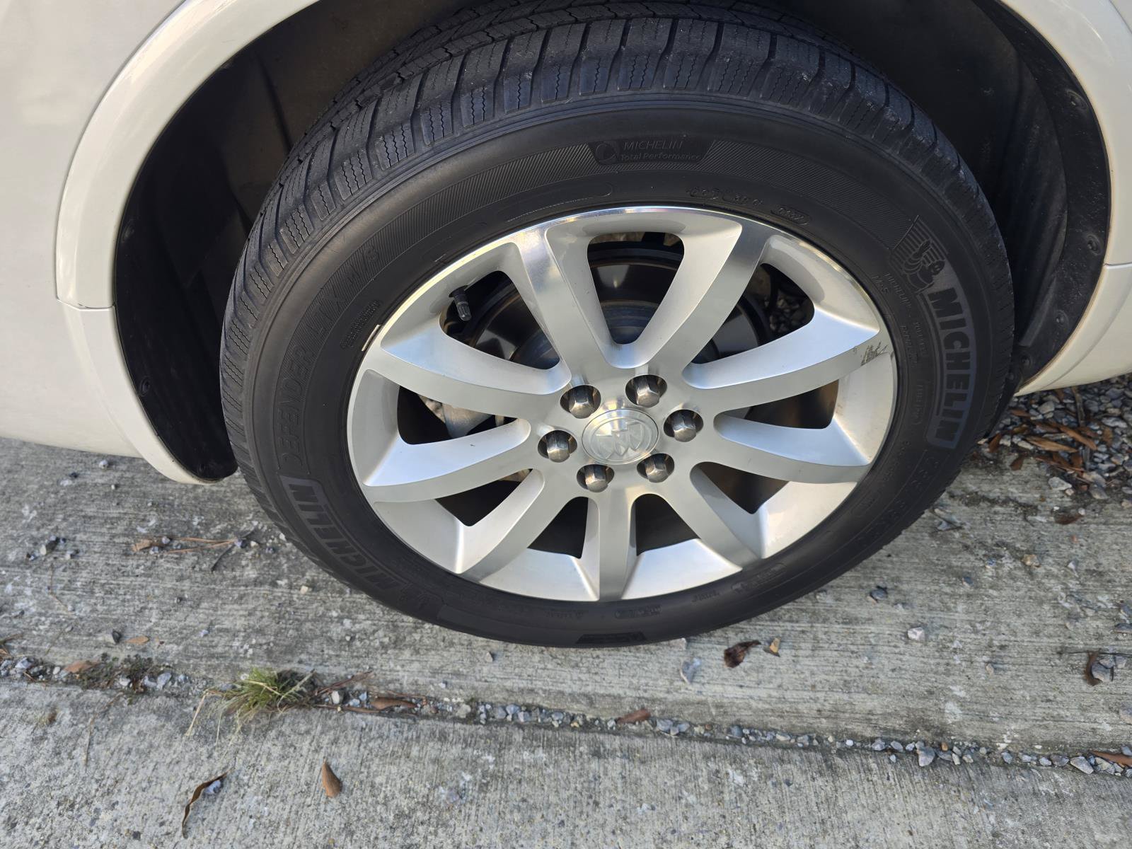 Used 2017 Buick Enclave Premium FWD image 4