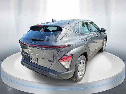 Certified 2025 Hyundai Kona SE image 4