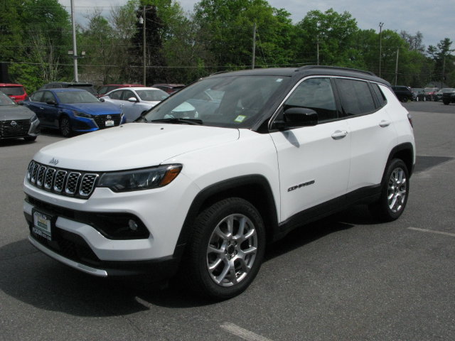 Used 2025 Jeep Compass Limited AWD/4WD image 10