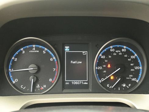 Used 2017 Toyota RAV4 LE FWD image 25