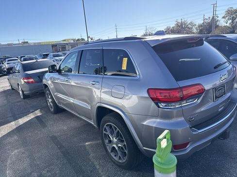 Used 2021 Jeep Grand Cherokee Overland image 3