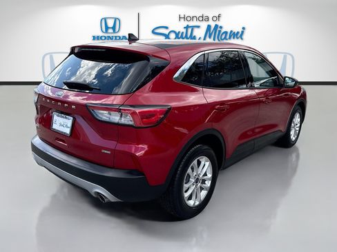 Used 2022 Ford Escape SE image 7