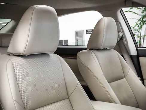 Used 2018 Lexus ES 300h w/ Navigation Package image 24