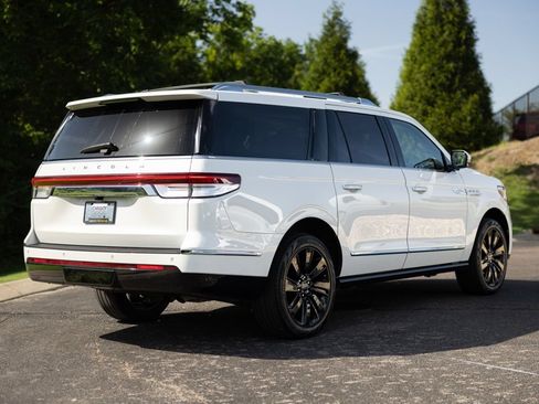 Used 2024 Lincoln Navigator L Reserve AWD/4WD image 7