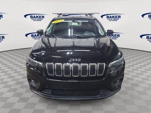 Used 2019 Jeep Cherokee Latitude w/ Cold Weather Group image 2