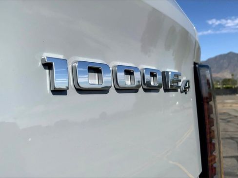 New 2026 Cadillac Escalade IQL Luxury image 16