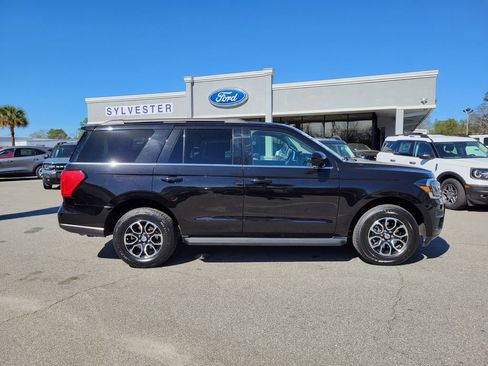 Used 2024 Ford Expedition XLT image 6