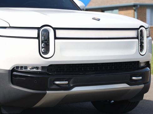 Used 2022 Rivian R1T Adventure image 52