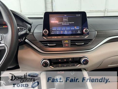 Used 2025 Nissan Altima 2.5 SV image 35