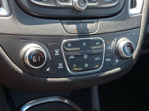 Used 2025 Chevrolet Malibu LT FWD image 15