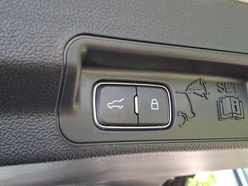 Used 2022 Ford Explorer XLT w/ Equipment Group 202A AWD/4WD image 28