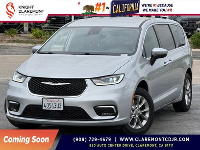 Used 2023 Chrysler Pacifica Touring-L