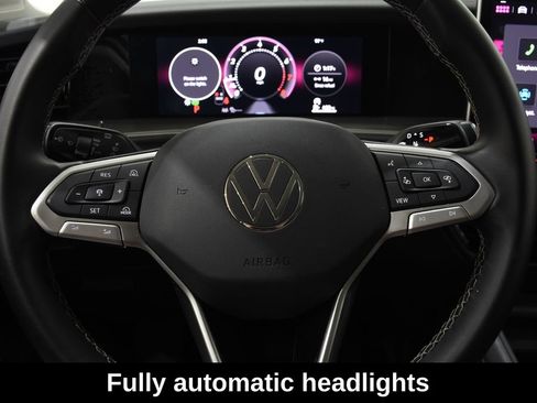 Used 2026 Volkswagen Tiguan SE FWD image 12