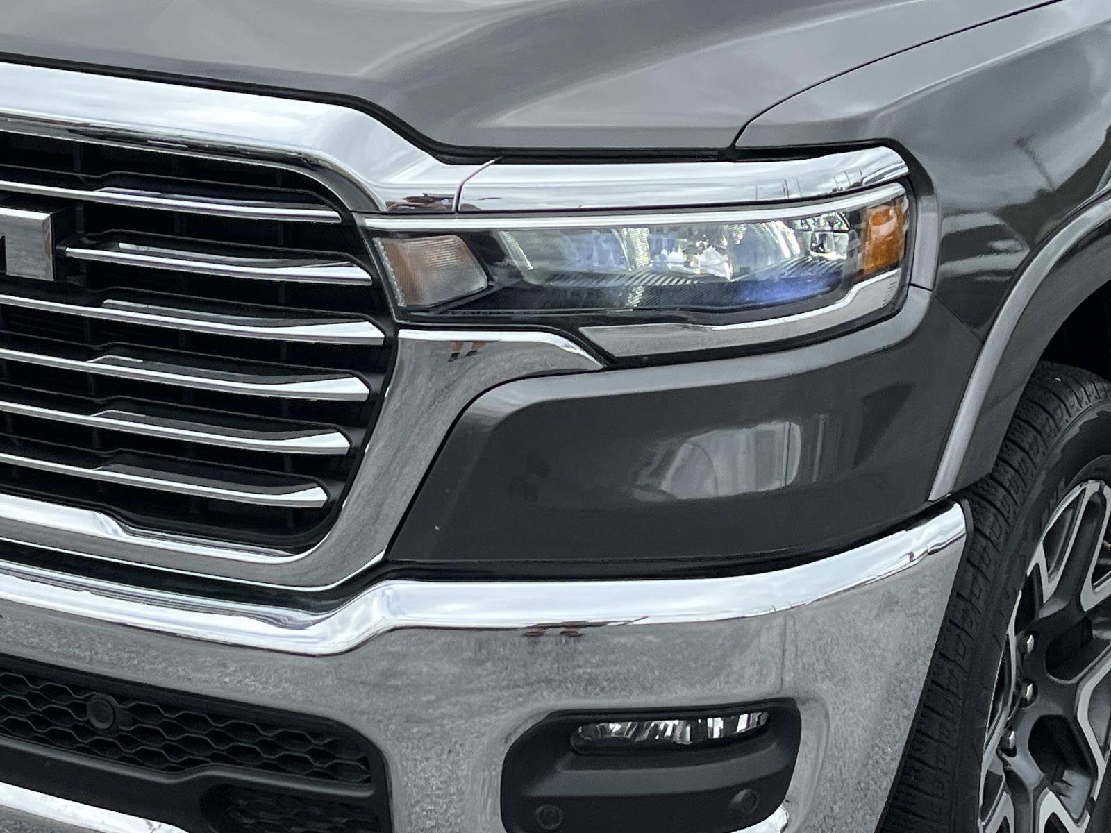 Used 2026 RAM 1500 Laramie AWD/4WD image 11