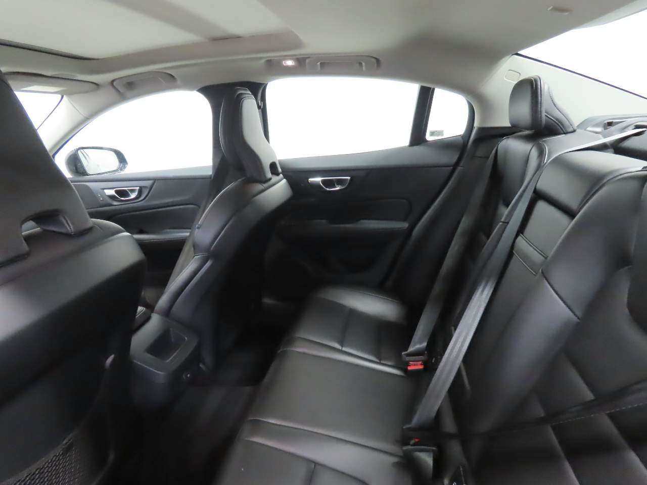 Used 2024 Volvo S60 B5 Core FWD image 15