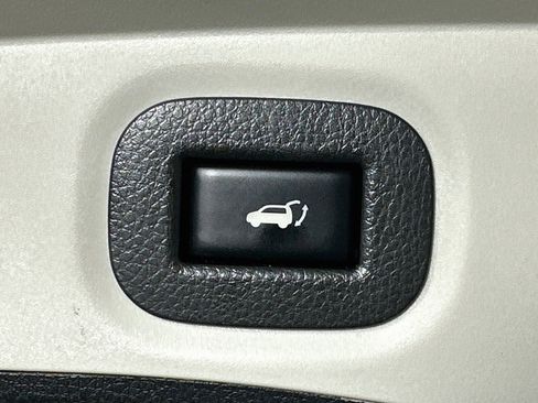 Used 2019 Nissan Rogue SL FWD image 28