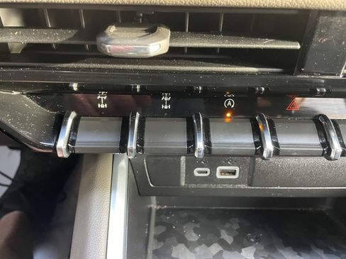 Used 2023 Chevrolet Colorado ZR2 w/ ZR2 Convenience Package III AWD/4WD image 43