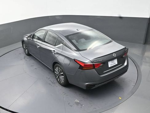 Used 2024 Nissan Altima 2.5 SV FWD image 15