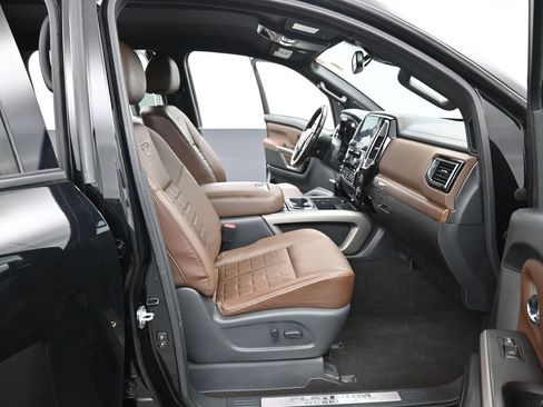 Used 2020 Nissan Titan Platinum Reserve image 42