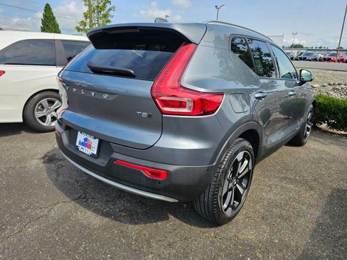Used 2019 Volvo XC40 T5 Momentum image 7