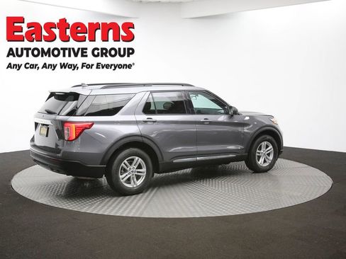 Used 2022 Ford Explorer XLT image 41