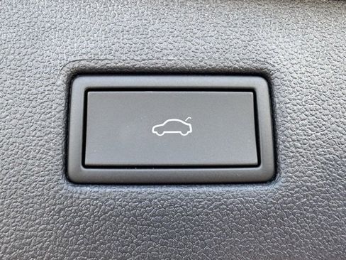 Used 2024 Volkswagen Tiguan Wolfsburg Edition image 31