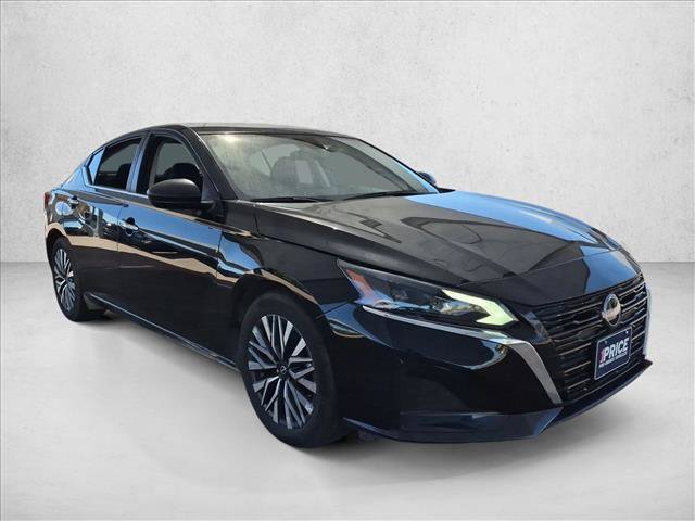 Used 2025 Nissan Altima 2.5 SV FWD image 3