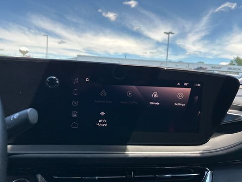 Certified 2025 Buick Envista Avenir FWD image 25