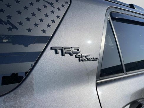 Used 2020 Toyota 4Runner TRD Off-Road AWD/4WD image 31