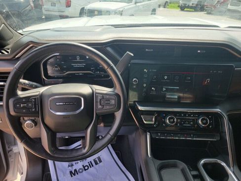 Used 2024 GMC Sierra 3500 Denali Ultimate AWD/4WD image 18