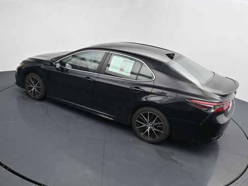 Used 2024 Toyota Camry SE FWD image 13